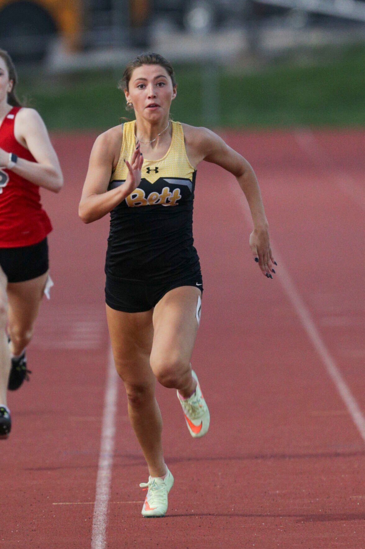 051222-qc-spt-district track-98.jpg